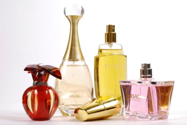 scents_of_a_lady_perfumes_photography_hd-wallpaper-1600201.jpg