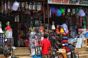 hardware_shop_pix2.jpg