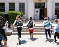 діти ідуть до шк.jpg