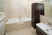 bathroom2.jpg