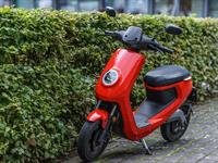 nrqemi Shutterstock_motor scooter_motorollers.jpg