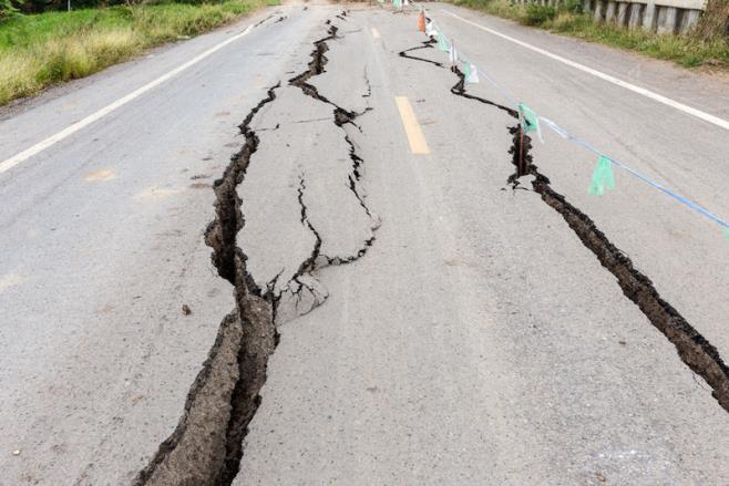 road-crack-earthquake.jpg