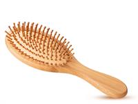 Shutterstock_1345154744_hair brush_ķemme.jpg