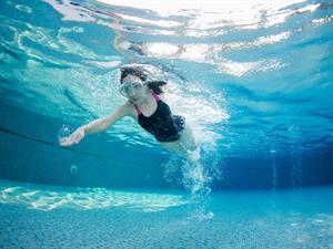 Shutterstock_1128132863_swimming_peldēt.jpg