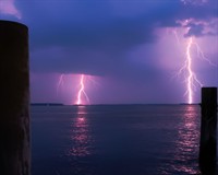 блискавка у воді.jpg