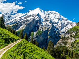 Shutterstock_1850130346_mountain_kalns.jpg