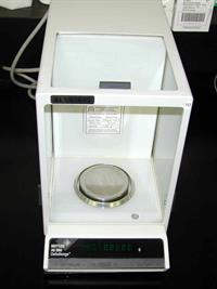 Analytical_balance_mettler_ae-260.jpg