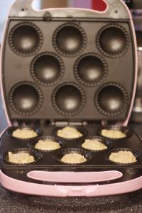 making-muffins-in-babycakes-cupcake-maker.jpg