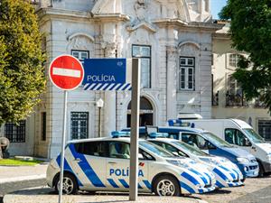 amnat30_Shutterstock_policestation_policijasiecirknis.jpg